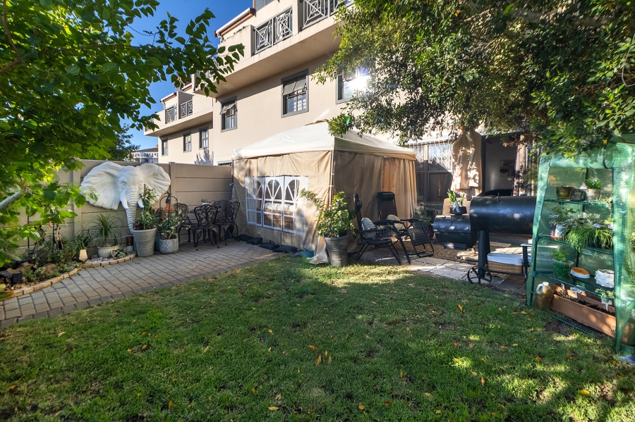 2 Bedroom Property for Sale in Parklands Western Cape